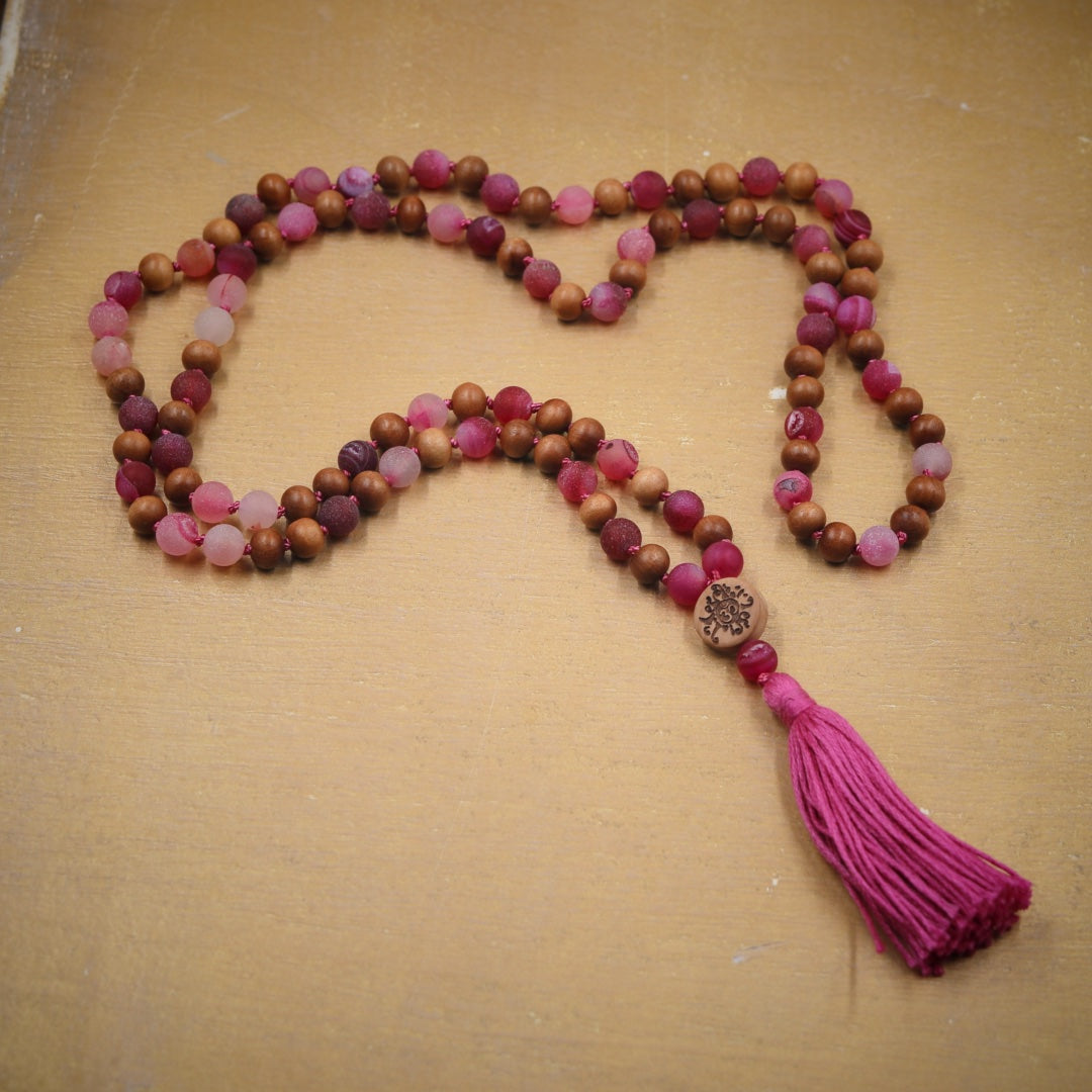Malakette Achat pink und Sandelholz