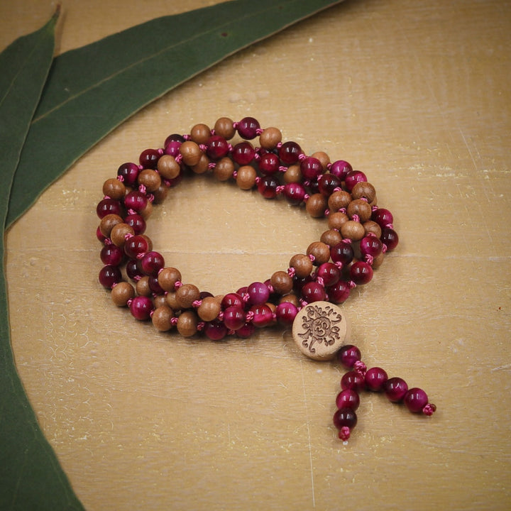 „Feminine Flamme" Tigerauge pink  mit Sandelholz Mala  6mm Summer Collection