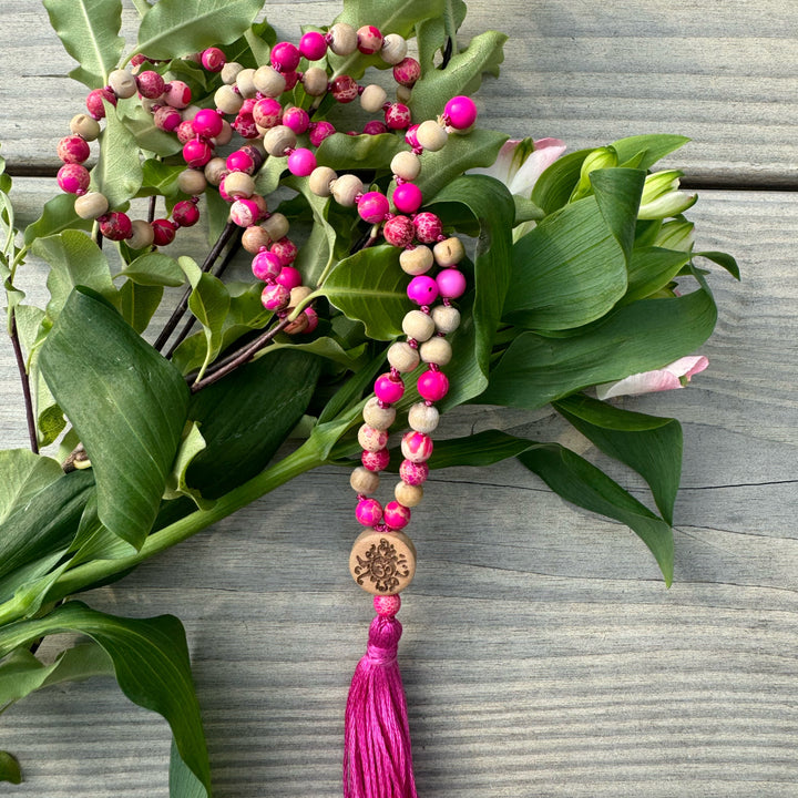 59#108 Mala Impression Jaspis pink mit Tulsi | 6 mm | Quaste