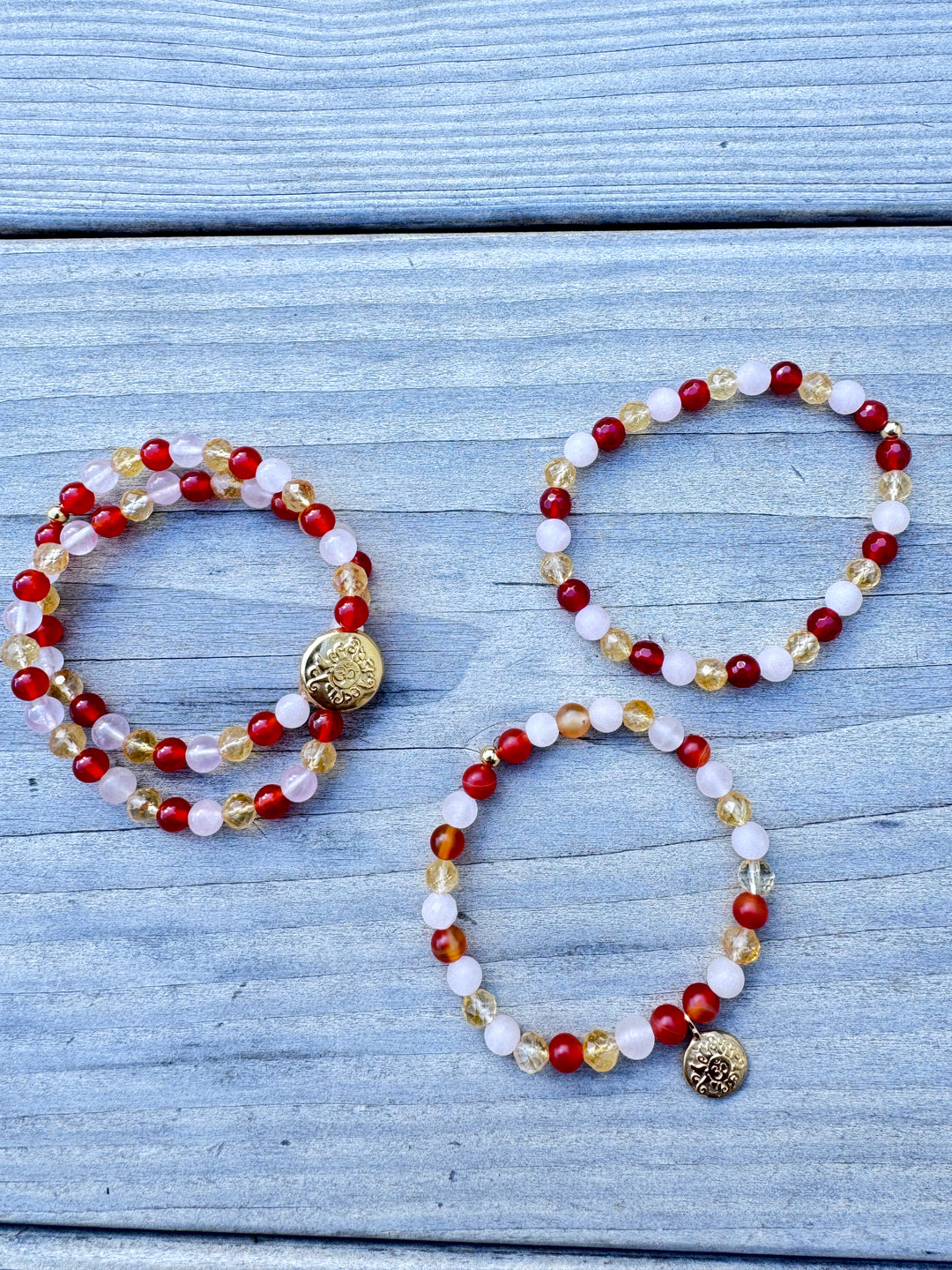 Feuerpferd Handala | Karneol · Citrin · Rosenquarz | mit goldener Malasonne