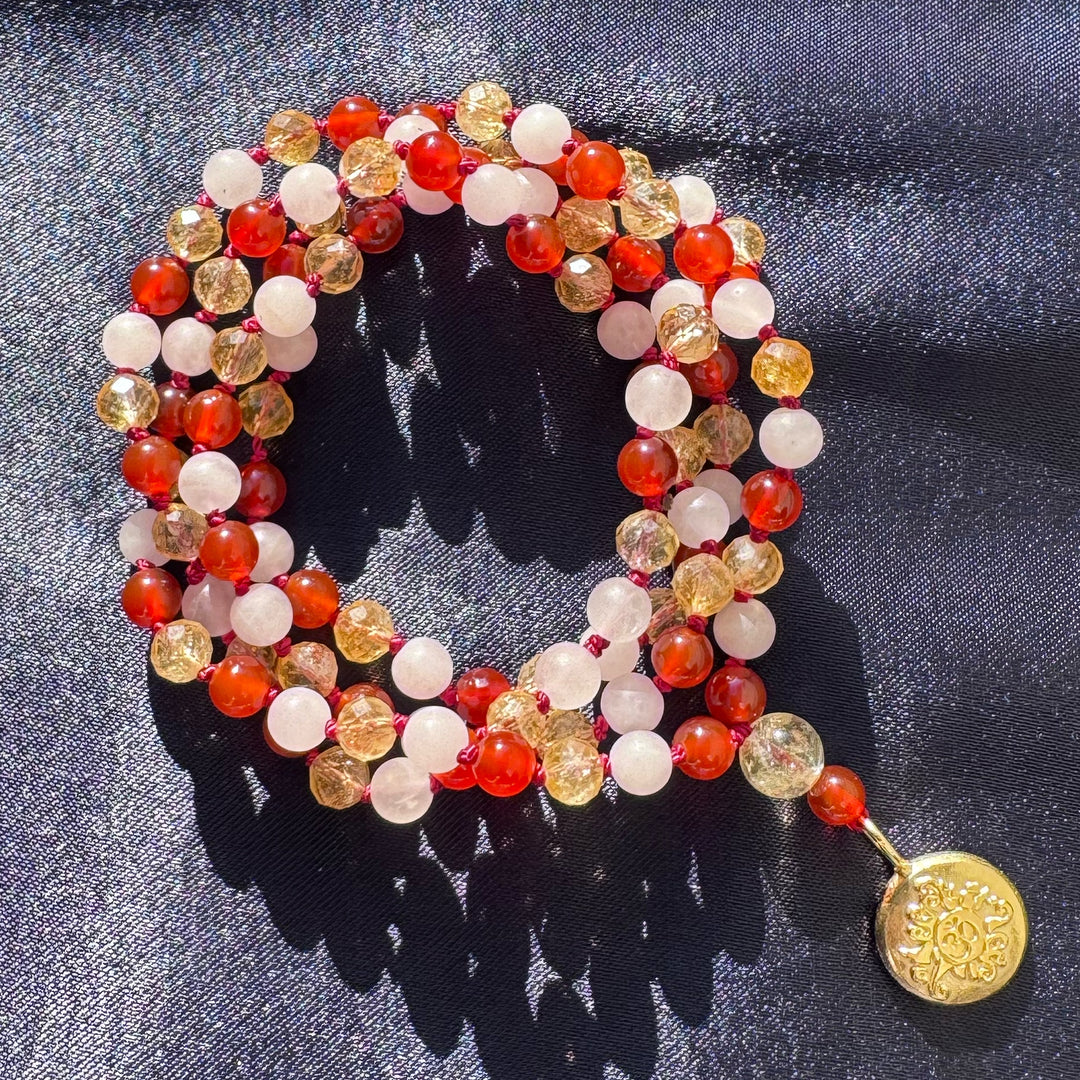 Feuerpferd Mala | Karneol · Citrin · Rosenquarz | mit goldener Malamünze