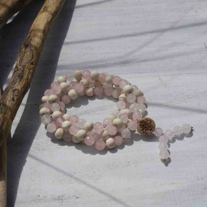 Malakette aus Rosenquarz und Tulsi 8 mm