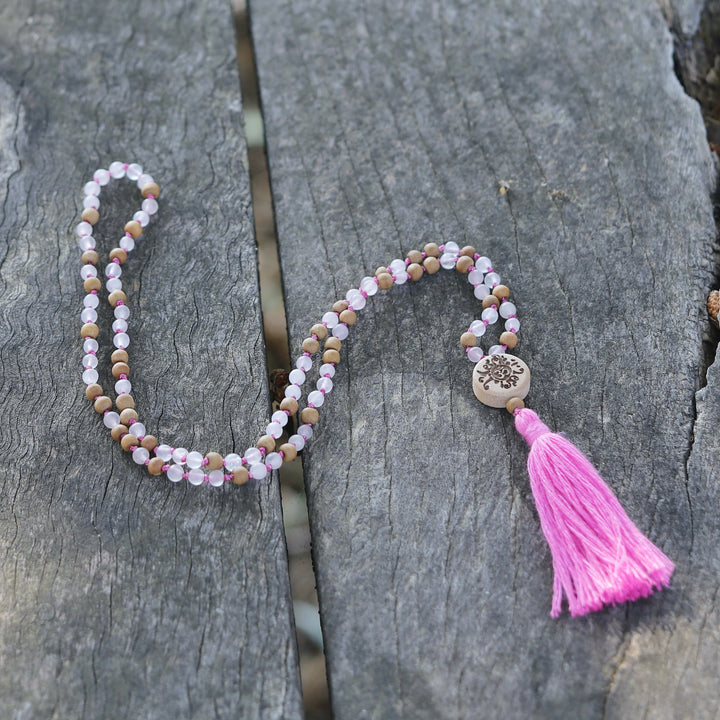 Mala „Liebesflüsterin" Rosenquarz & Sandelholz 4 mm | Summer Collection