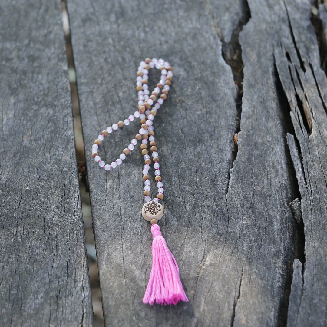 Mala „Liebesflüsterin" Rosenquarz & Sandelholz 4 mm | Summer Collection