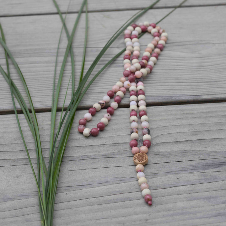 Mala "Sanfte Herzblüte"  Rhodonit & Andenopal mit Sandelholz 8 mm| Summer Collection (Kopie)