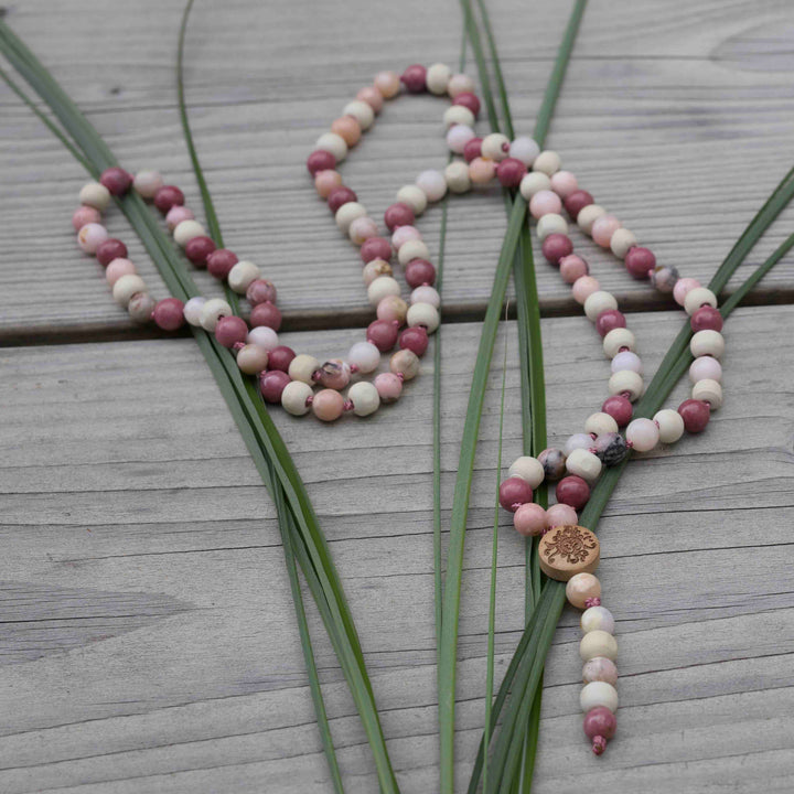 Mala "Sanfte Herzblüte"  Rhodonit & Andenopal mit Sandelholz 8 mm| Summer Collection (Kopie)