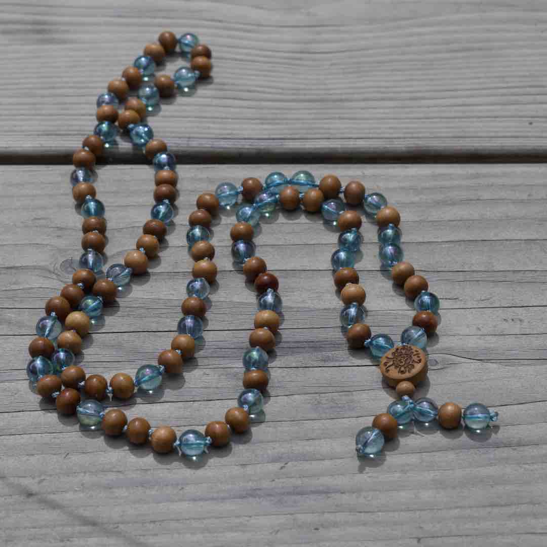 Malakette "Auraseele" Aqua Aura  mit Sandelholz 8mm Summer Collection