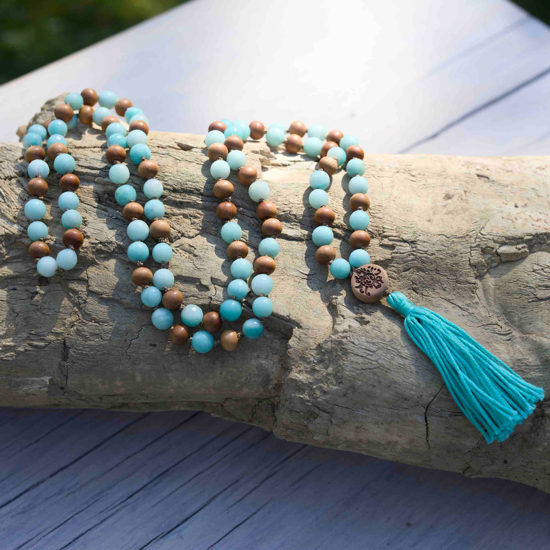 Mala „Herztiefe" – Amazonit & Sandelholz 8mm mit Quaste 