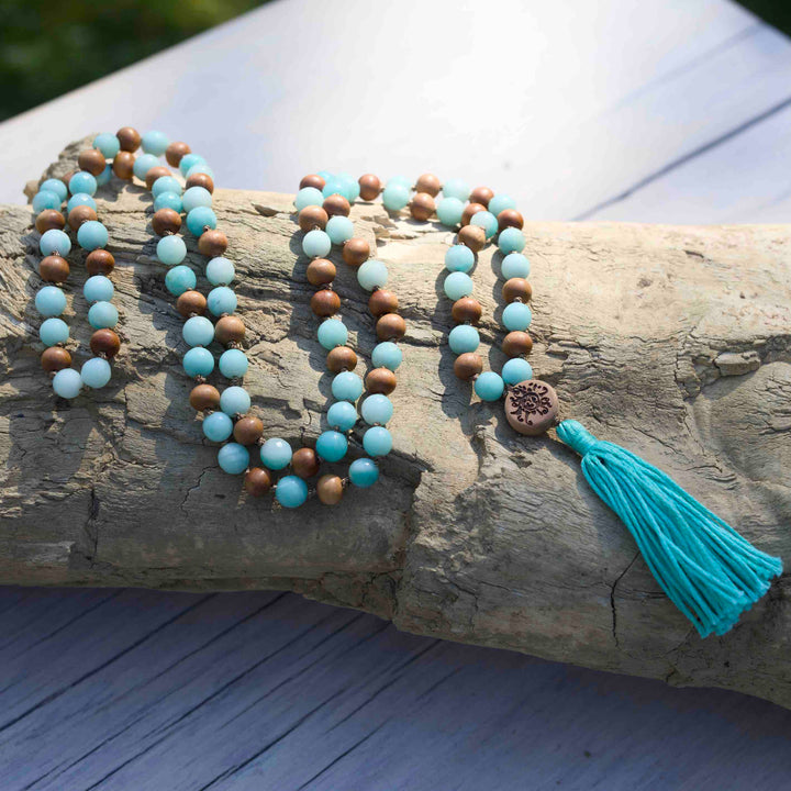 Mala „Herztiefe" – Amazonit & Sandelholz 8mm mit Quaste 