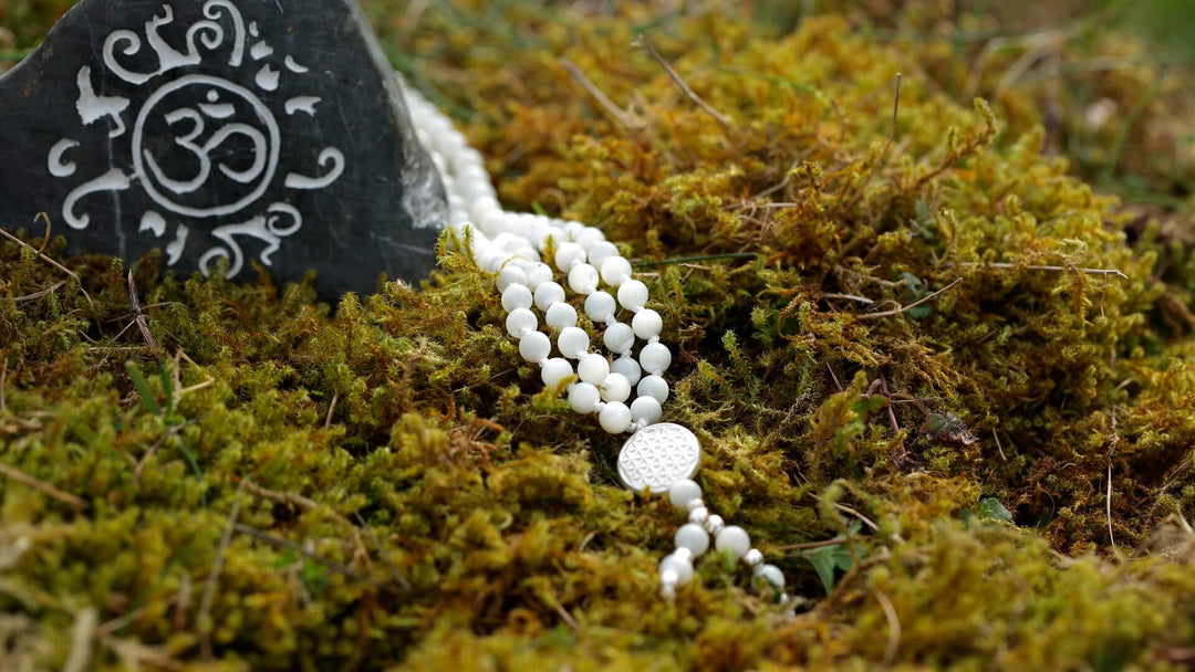 Mala Perlmutt weiß online kaufen mit Blume des Lebens Silber